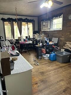 3rd image of 705 Holland Dr