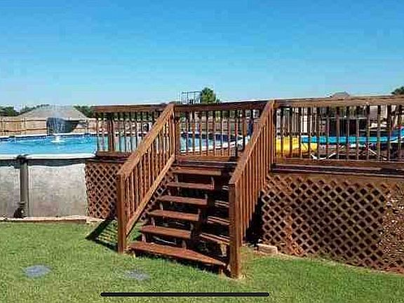 32 foot pool with custom dk