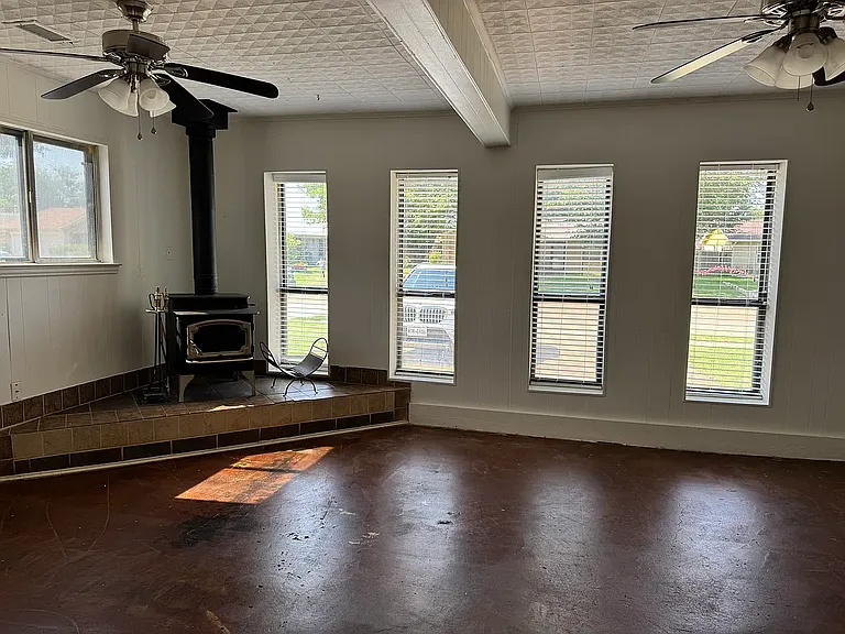 3310 Western Dr — Photo 11