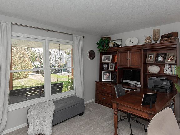 3rd image of 54 Rose Ct W