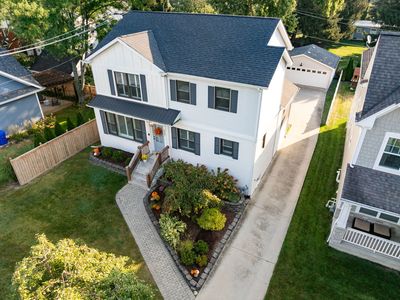 (Undisclosed Address), Glen Ellyn, IL, 60137