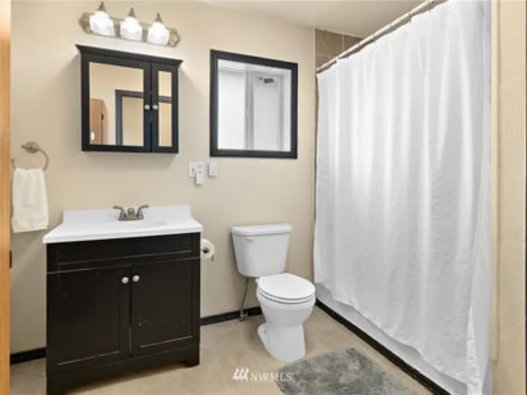 1713 N Water St — Photo 5
