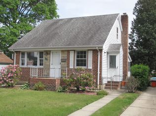 231 Evelyn Rd, Mineola, NY 11501