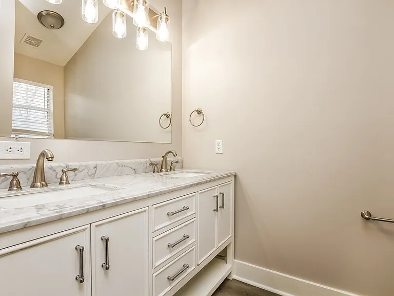 100 Bath Cir — Photo 13