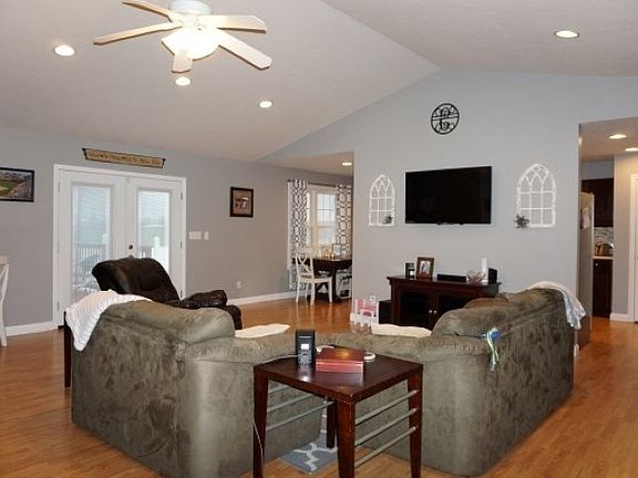 2nd image of 157 Graces Ln