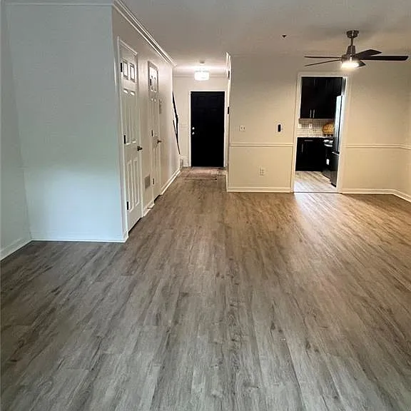 138 Sterling Ct — Photo 6