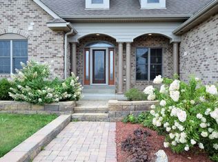 1600 Rookery Gln, Burlington, WI 53105