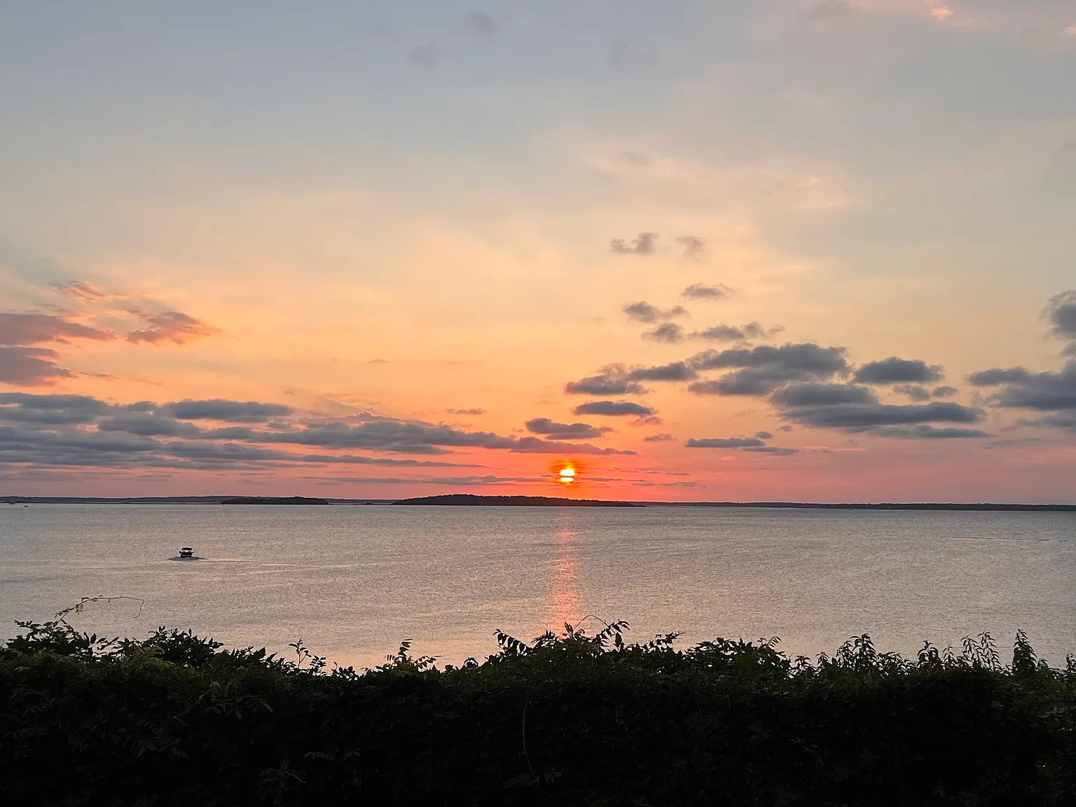 Sag Harbor Sunset Retreat — Photo 3
