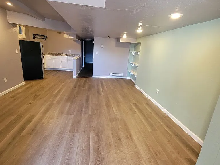 611 S Bernard St — Photo 2