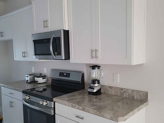 5th image of 3106 NE 36th Ave