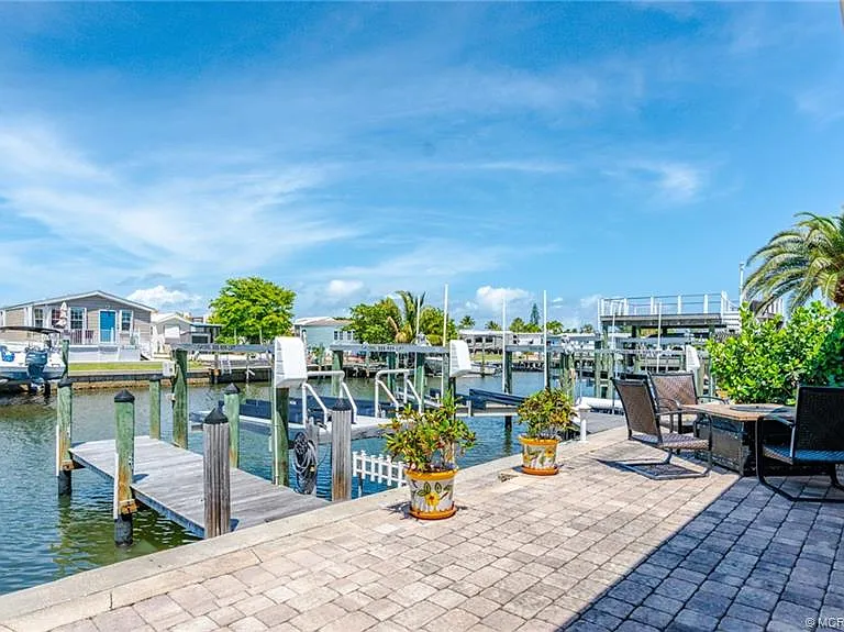 60 Aqua Ra Dr — Photo 12
