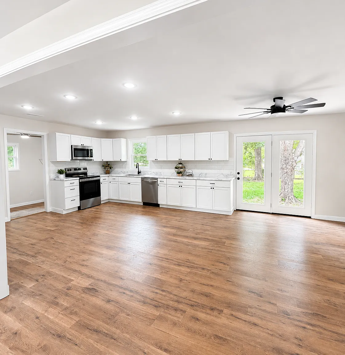 4 bed, 1860 sqft, $1,748 — Photo 2