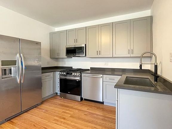 4th image of 2450 N Lawndale Ave APT 1