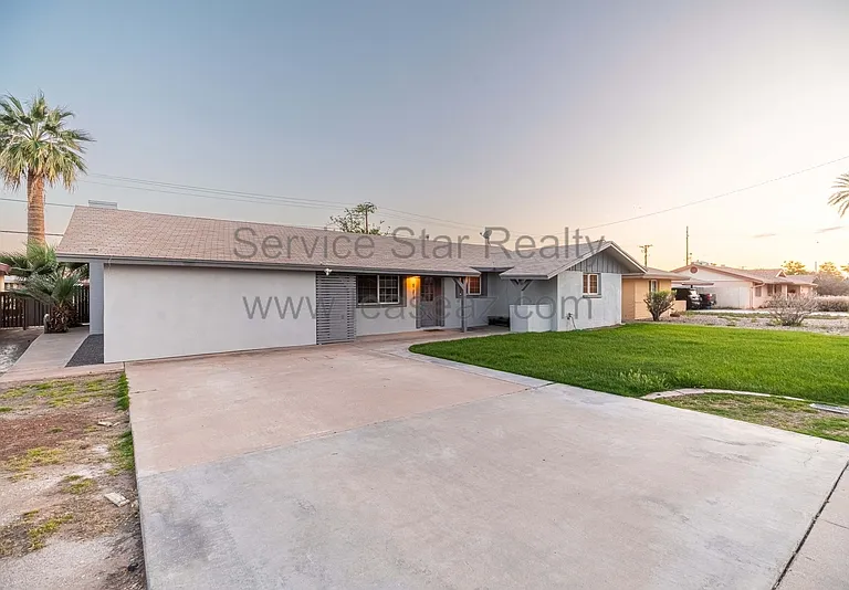 923 E Wesleyan Dr — Photo 2