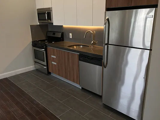 Rented by 18 REALTY | media 37