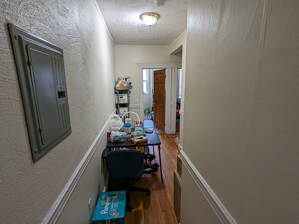 1st image of 364 Riverway St #6