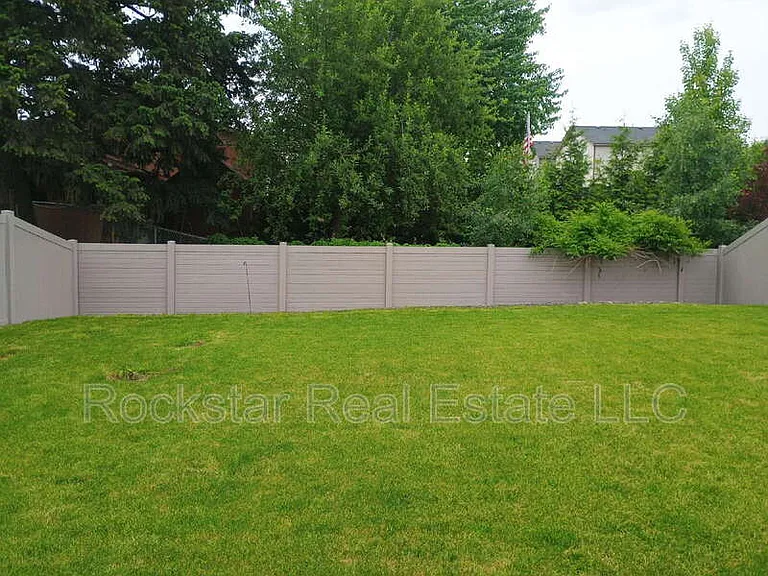 109 W Goldenrod Ave — Photo 5