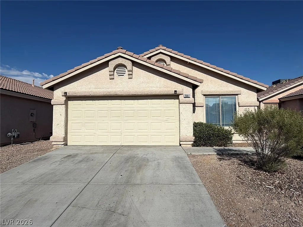 4 bed, 2.0 bath, 1521 sqft, $1,950 — Photo 2
