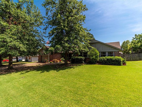 2nd image of 504 Dove Dr