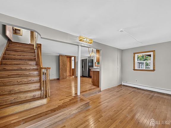 3rd image of 20 Division St