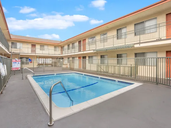 Crestmont Apartments, 4380 W 132nd St APT 18, Hawthorne, CA 90250