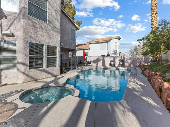 8433 Honeywood Cir, Las Vegas, NV 89128