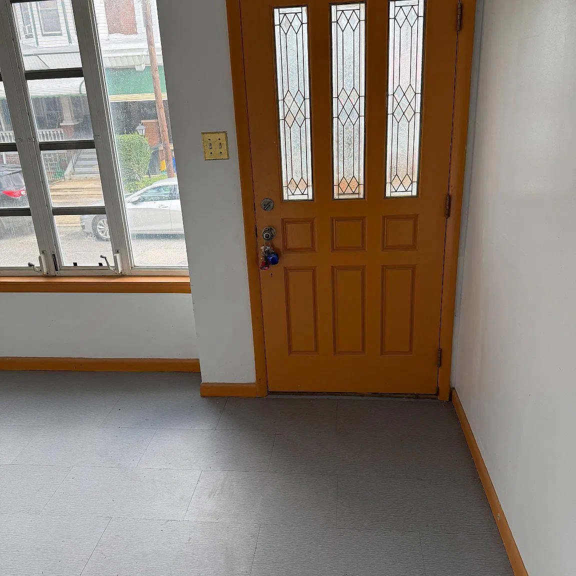 3 bed, 2.0 bath, 1332 sqft, $1,800 — Photo 1