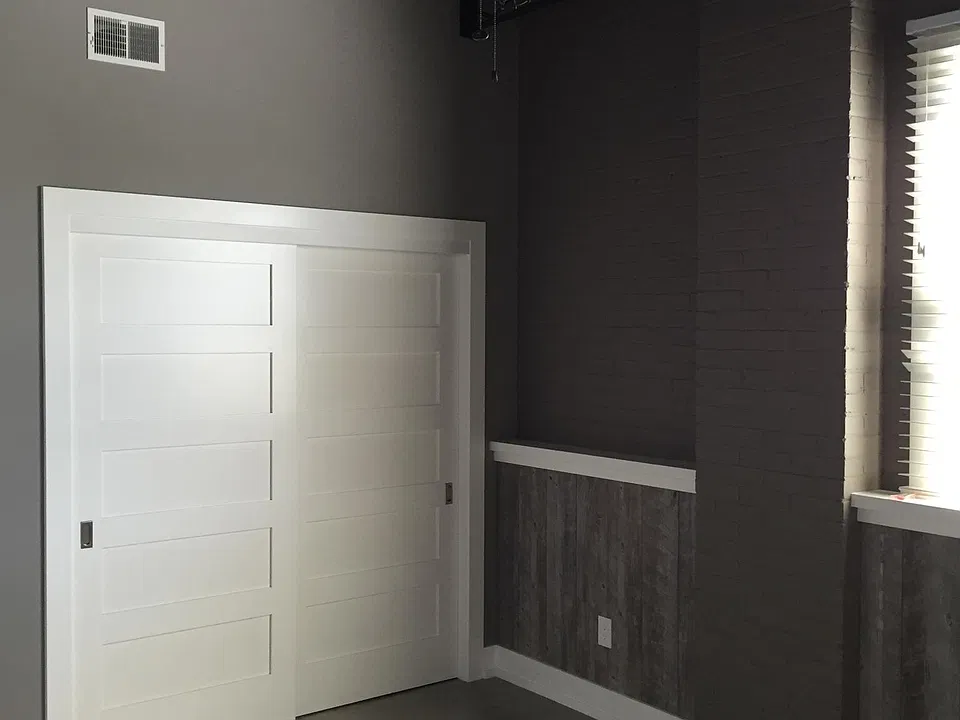 Spacious bedroom closet