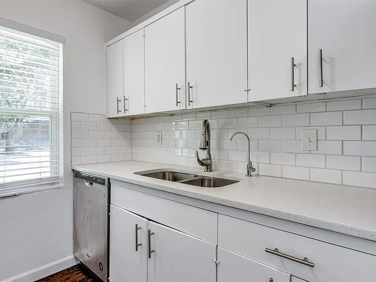 1300 Pioneer Ln — Photo 11