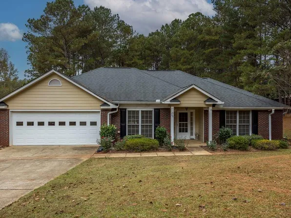 120 Village Ct, Hamilton, GA 31811