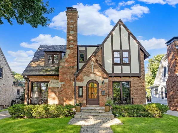 5475 North Danbury ROAD, Whitefish Bay, WI 53217