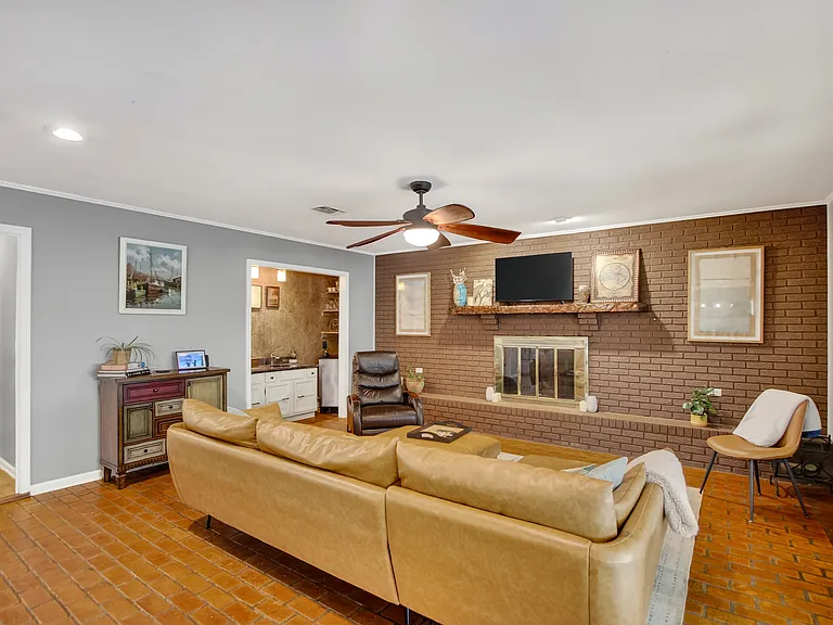 6627 Golf Club Dr — Photo 8
