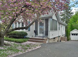 34 Summit St, Park Ridge, NJ 07656