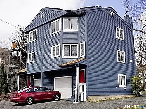 19 Wadhams Ave Photo 1
