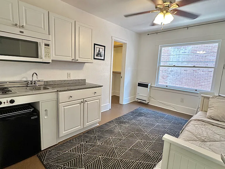 127 W 5th St #18 — Photo 1