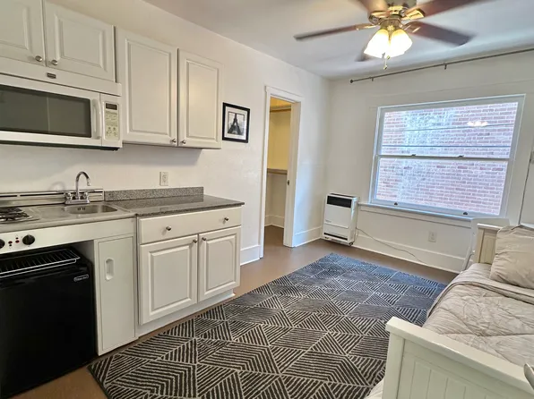 127 W 5th St #18, Long Beach, CA 90802
