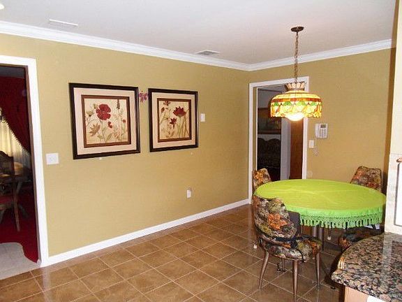5th image of 11 Cheri Ln