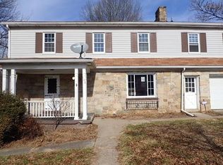 108 Charles Dr, Carnegie, PA 15106