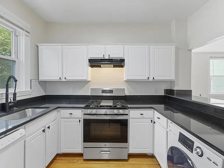 46 E Transit St #1R — Photo 21