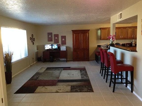5th image of 9701 Avenida De La Luna NE