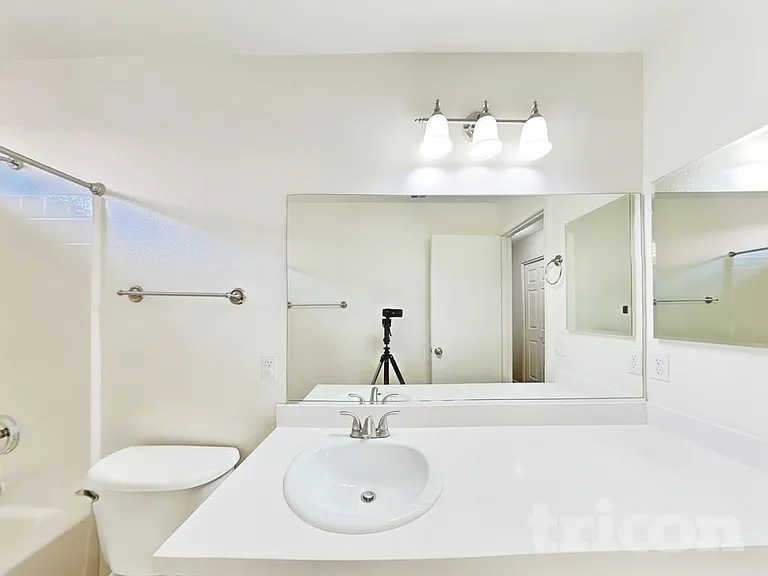 7833 Flagler St — Photo 17