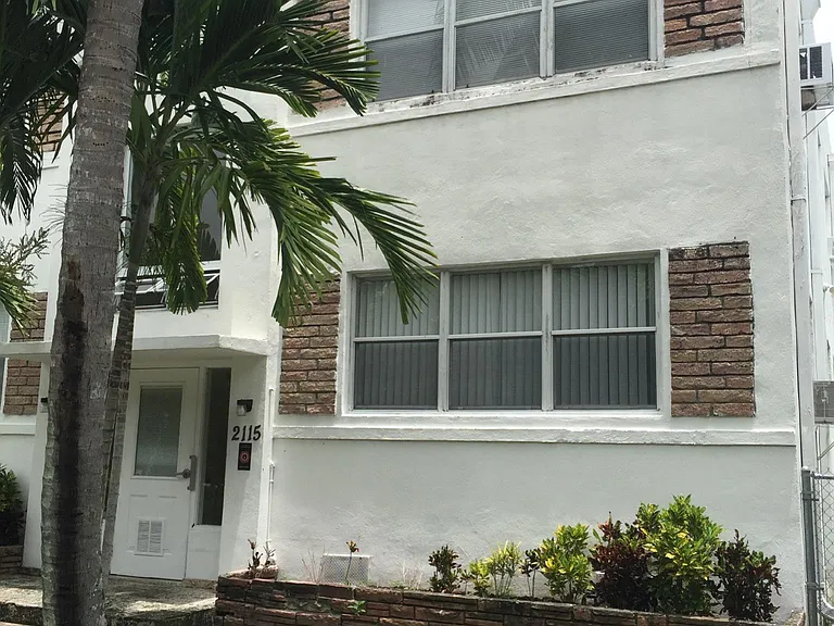 2115 SW 3rd Ave #10 — Photo 8