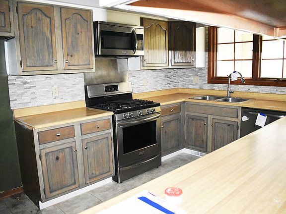 4th image of 312 Hessenauer Dr