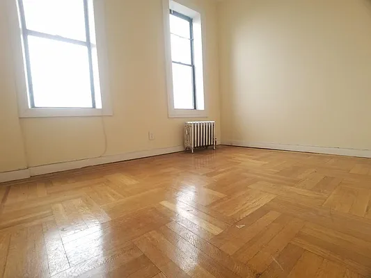 Rented by Evergreen Apartments BK | media 4