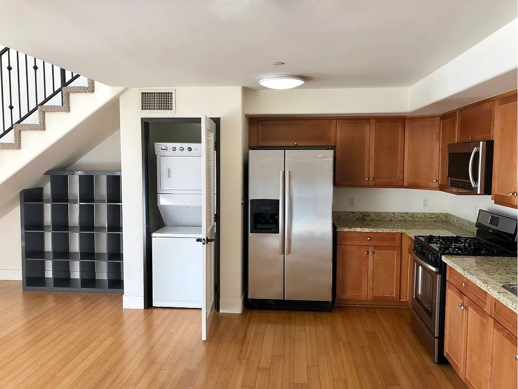 1 bed, 1030 sqft, $2,950 — Photo 4