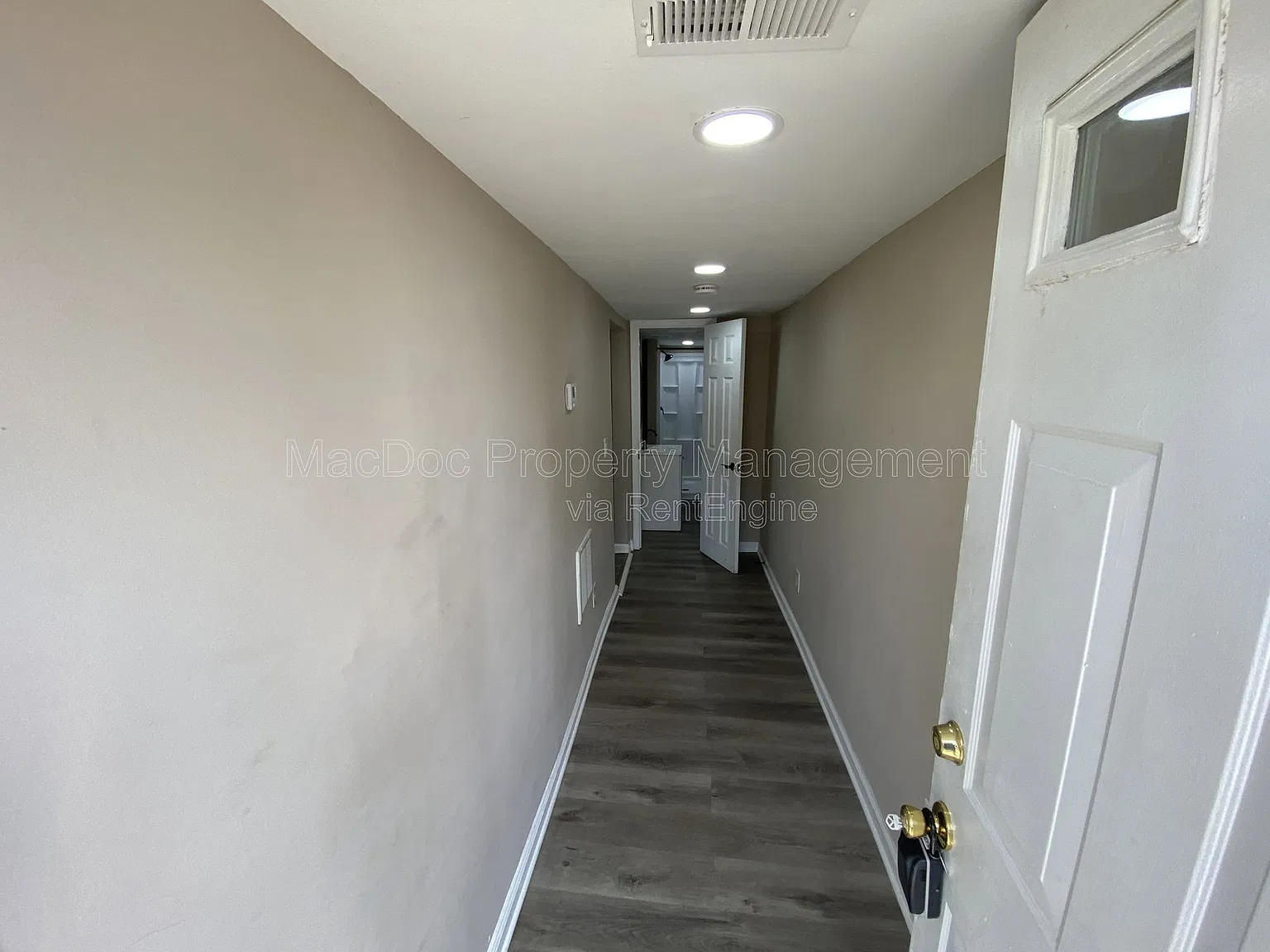 1 bed, 1.0 bath, 415 sqft, $1,245 — Photo 3