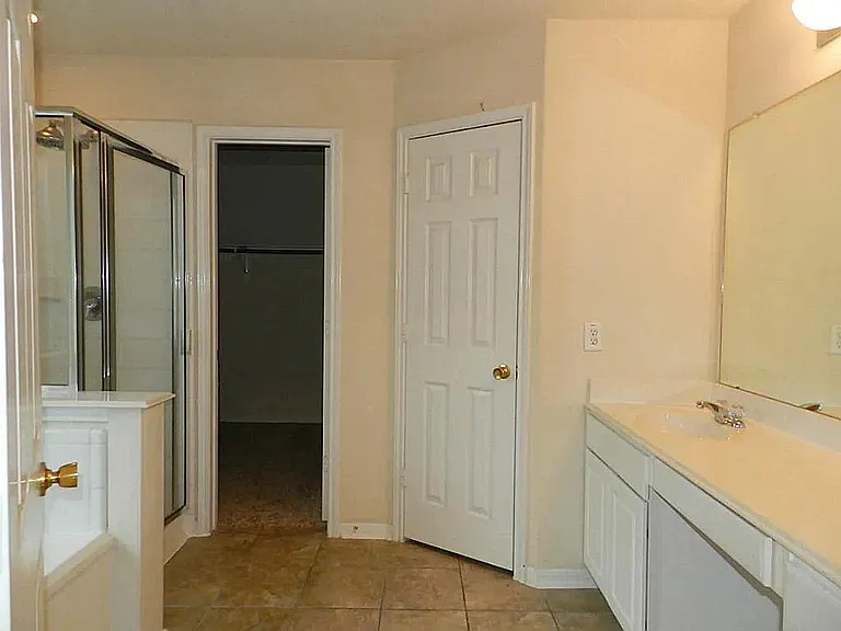 2322 Turnbury Elm Ct — Photo 8