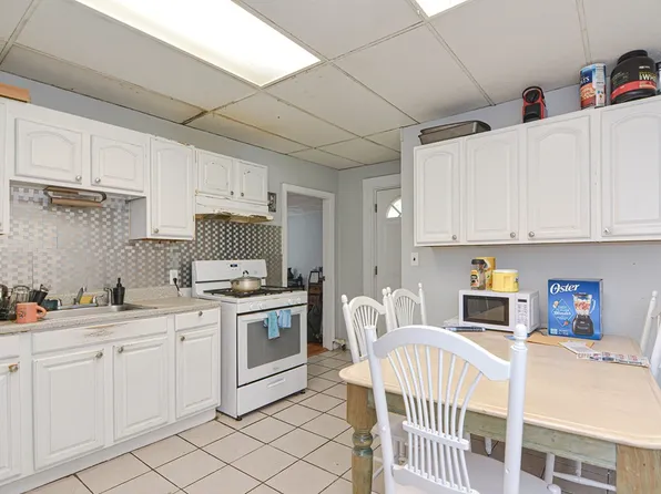 47-49 A&b Hayes St, Framingham, MA 01702