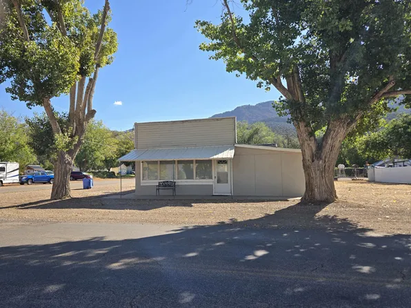 15 S Main St, Kanarraville, UT 84742
