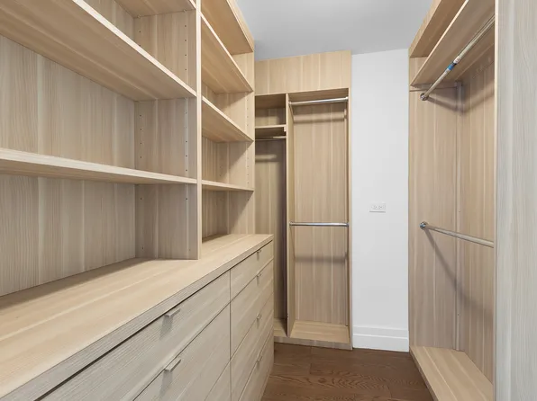 400 East 54th Street image 11 of 12